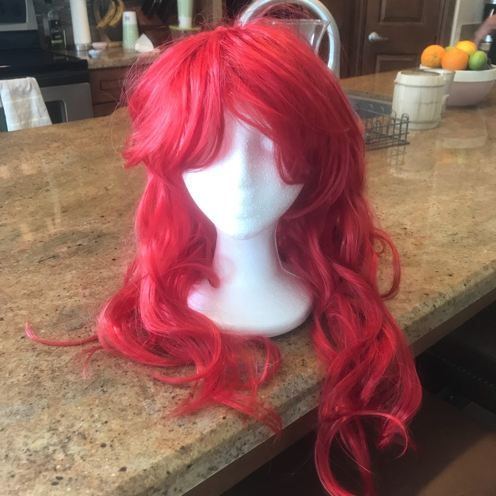 Red long wavy wig